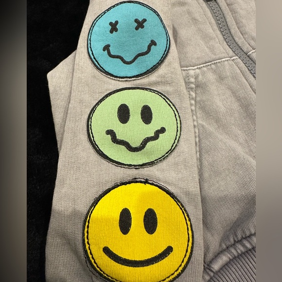 Designer From Denny’s! Little Mish Gray Kids Matching Set with Smiley Faces - Picture 9 of 15